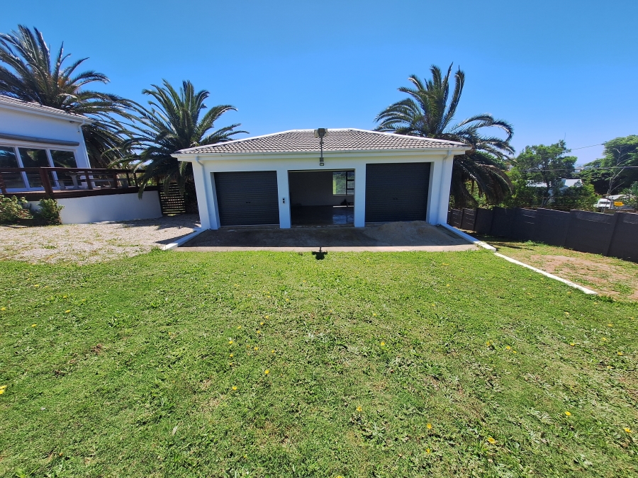 4 Bedroom Property for Sale in C Place Eastern Cape